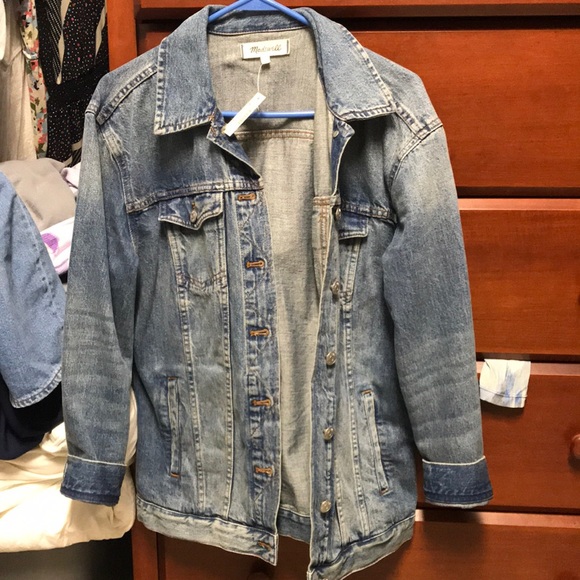 The Oversized Jean Jacket in Capstone Wash - Picture 5 of 5
